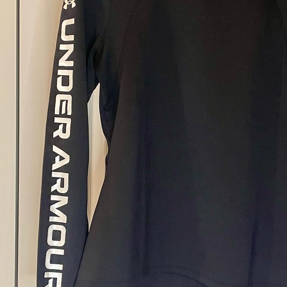 Under Armour Black Sweatshirt with White Sleeve Logo - Picture 2 of 6